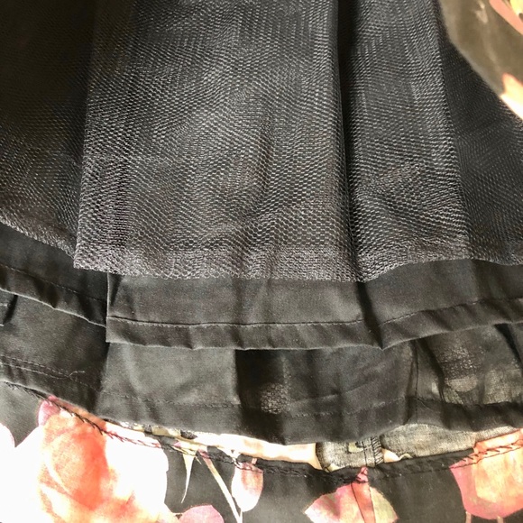 Halter top flowery dress, knee-length - Picture 4 of 5